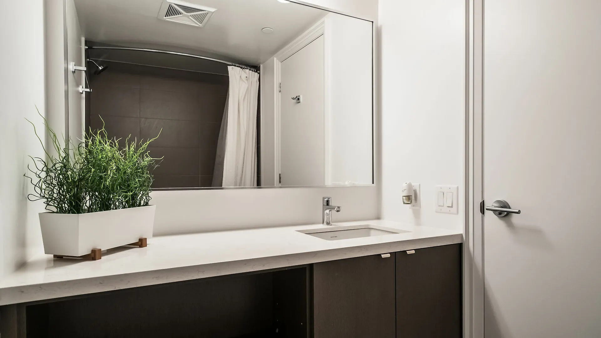 Quickstay - Luxury Executive In Yorkville Toronto 4*,